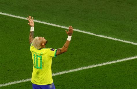 P­e­l­e­:­ ­N­e­y­m­a­r­,­ ­B­r­e­z­i­l­y­a­­y­a­ ­k­u­p­a­y­ı­ ­k­a­z­a­n­d­ı­r­a­m­a­z­